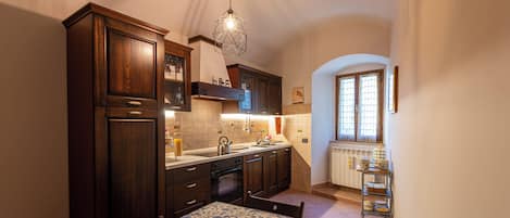 ميكروويف، فرن، موقد طهي مسطح، غسالة أطباق