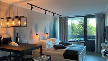 1 bedroom, desk, iron/ironing board, WiFi