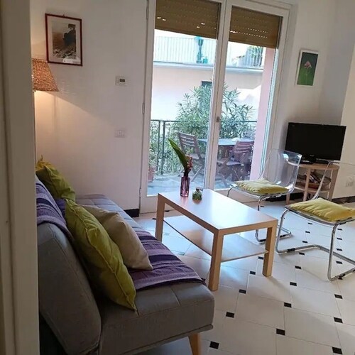 Serena's Beach Side Apt with Parking and A/C