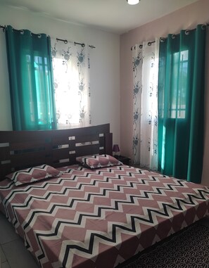 3 bedrooms, bed sheets