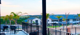 Central Apartment, Cinema, Pools, Gym, Tennis court, Family friendly