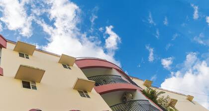 Deluxe one bedroom apartment with balcony - opposite to cochin airport