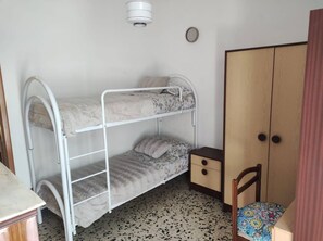 2 makuuhuonetta, Wi-Fi, vuodevaatteet