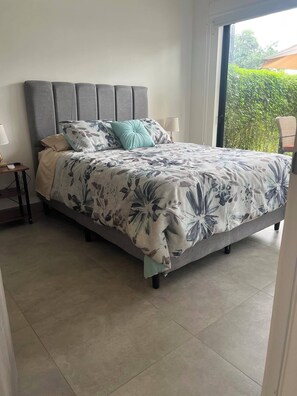 2 bedrooms, WiFi, bed sheets - Peaceful Retreat in a Gated Community, walk to the beach! Golf Course on sight! (Puntarenas Province)