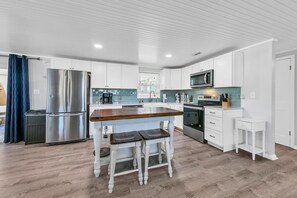 House, 2 Queen Beds (A Wave We Go) | Private kitchen - A Wave We Go (Panama City Beach)
