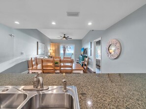 Condo, varias camas (Sterling Breeze 205) | Interior
