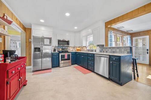 4 BR Farm Animals l firepit