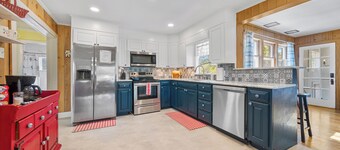 4 BR Farm Animals l firepit