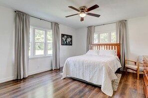 2 عدّة غرف نوم ومكتب وسرير سفر وواي فاي