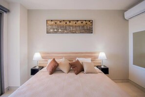 3 chambres, fer et planche à repasser, draps fournis