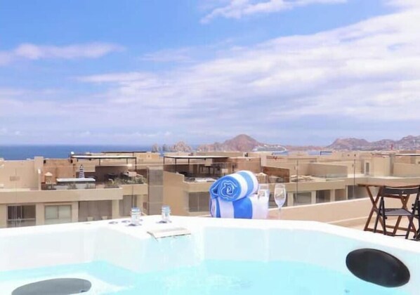 Bañera de hidromasaje exterior