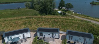 Chalet 3 Next to the Amstelmeer & Wadden Sea! Air conditioning! Private terrace!