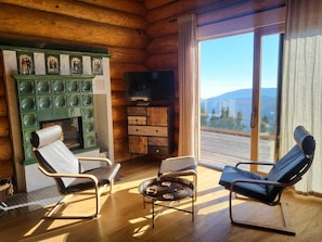 TV, fireplace - KlippitzStar Plus panoramic view, sauna, parking, WLAN and much more  (Bad Sankt Leonhard im Lavanttal)