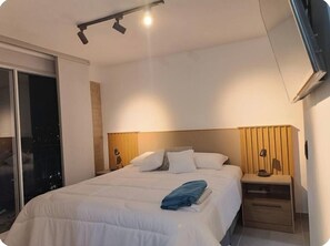 9 habitaciones, tabla de planchar con plancha, wifi y ropa de cama 