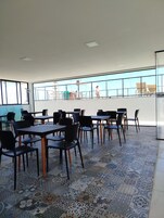 Comfort Apartment | Dining