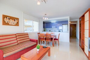 Apartment | Living room - Apartment With Scenic View (Roses)