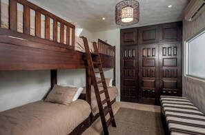 4 chambres, fer et planche à repasser, Wi-Fi, draps fournis