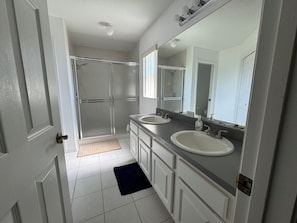 Shower, hair dryer, towels, soap - Family Friendly 4-bdrm house with heated pool on Lakeside Golf Course (Inverness)