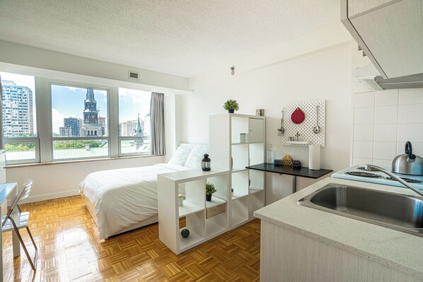 Desk, free WiFi, bed sheets