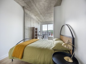 2 bedrooms, desk, free WiFi, bed sheets