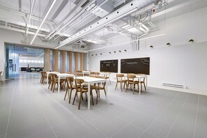 Dining - Stylish Comfort in Downtown Montreal (Montreal)