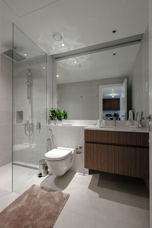Bathroom - Stylish 1BR Apartment in La Sirene (Dubai)