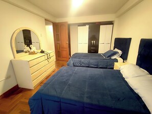 3 Schlafzimmer, Schreibtisch, Bügeleisen/Bügelbrett, kostenloses WLAN