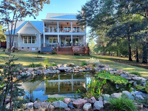 Private Equestrian estate in Aiken, SC. Only 30 miles to Augusta National. 