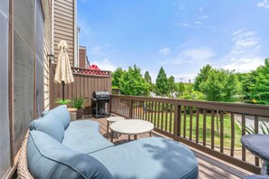 Property grounds - Beautiful 3-bedroom Downtown ATL Brownstone in a serene gated community (Atlanta)