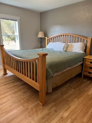 3 Schlafzimmer, Zimmersafe, Bügeleisen/Bügelbrett, Reisekinderbett