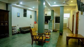 Classic Double Room | Living area