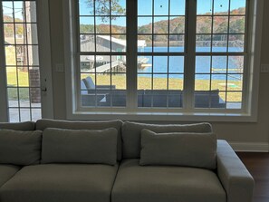 Smart-tv en een open haard