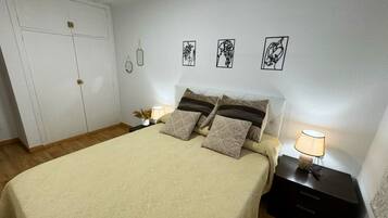 3 Schlafzimmer, Bügeleisen/Bügelbrett, kostenloses WLAN, Bettwäsche