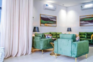Living area - Villa with Private Pool 4 (Al Arid)