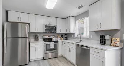 Entire townhome in Largo, MD, close to Washington DC!