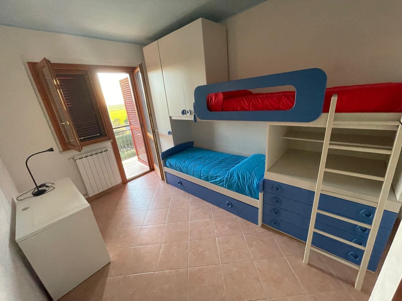 3 Schlafzimmer, Schreibtisch, Bügeleisen/Bügelbrett, WLAN