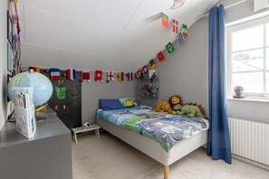 4 bedrooms, iron/ironing board, free WiFi, bed sheets - Modern villa i Stockholm (Älta)