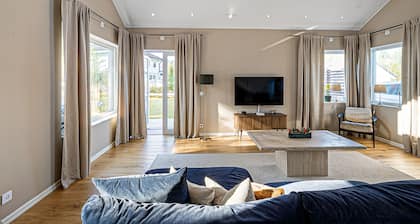 Modern villa with Jacuzzi
