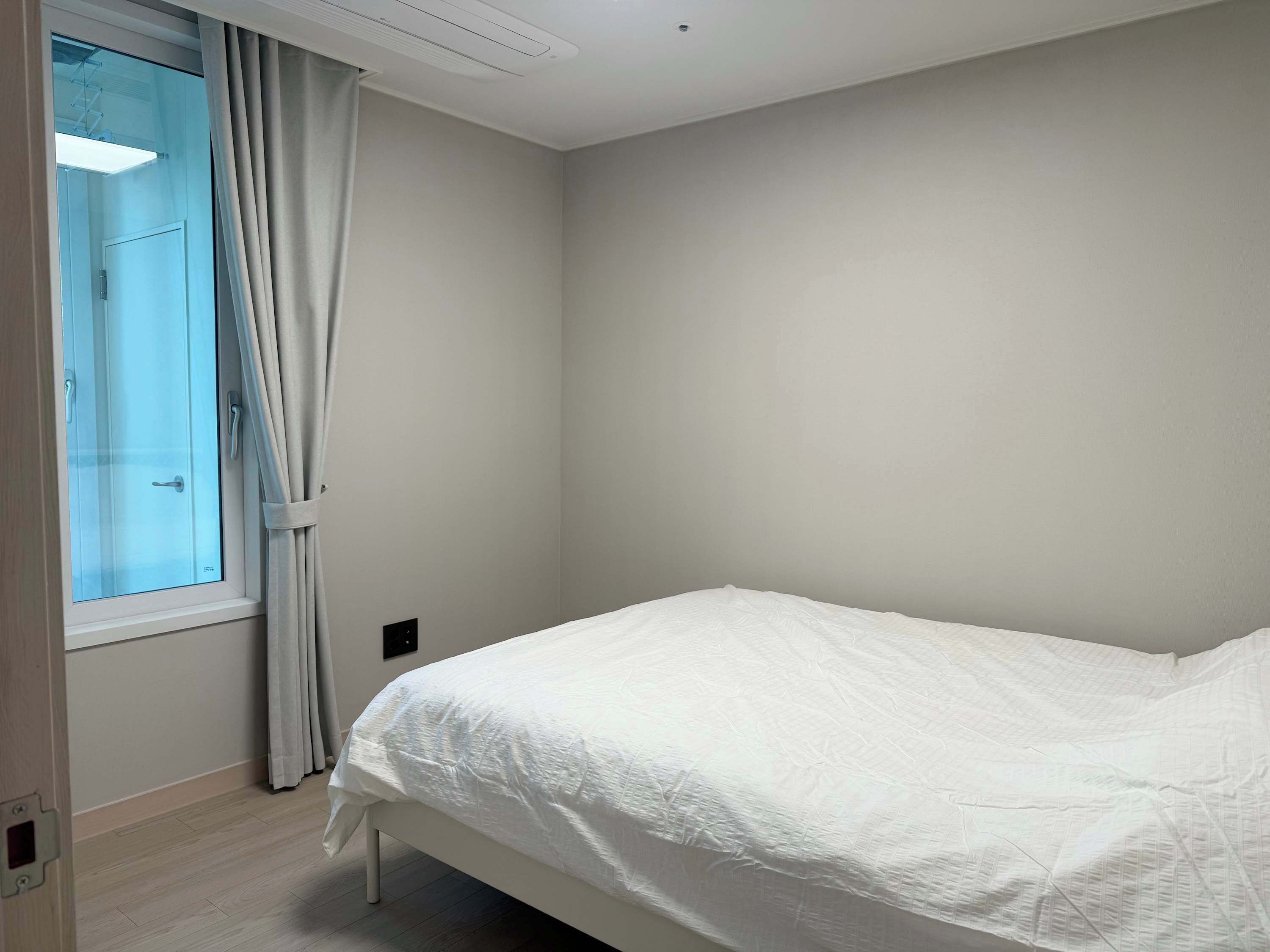 1 habitación, escritorio, wifi y ropa de cama 