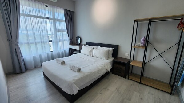 2 habitaciones, tabla de planchar con plancha, wifi y ropa de cama 