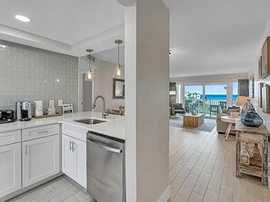 Condo, Multiple Beds (Silver Dunes Penthouse B) | Private kitchen - Silver Dunes Penthouse B (Destin)