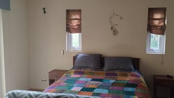 3 chambres, fer et planche à repasser, Wi-Fi gratuit, draps fournis