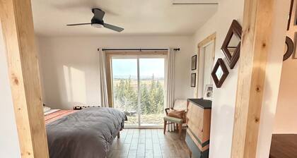 Relaxing Cabin with Waterfall near Glacier National Park - King Bed!