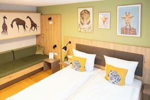 2 bedrooms, desk, iron/ironing board, travel crib - 6 guests - 12 min Europa-Park - Garden & Terrace (Schwanau)