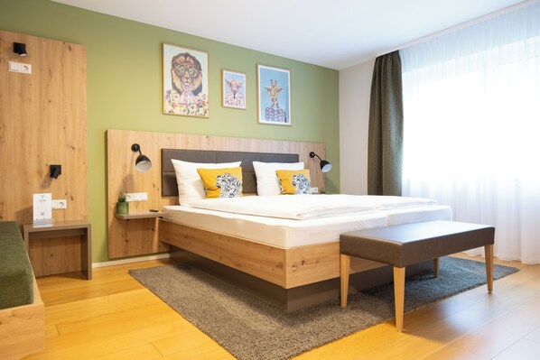 2 bedrooms, desk, iron/ironing board, travel cot