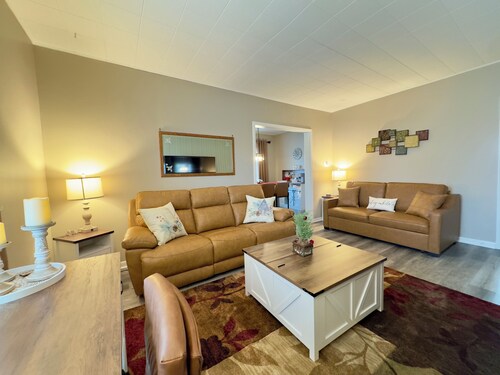 Cozy 2-bedroom apartment in Bradley with AC, WiFi, free parking, streaming TV