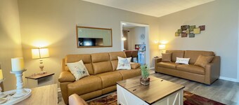 Cozy 2-bedroom apartment in Bradley with AC, WiFi, free parking, streaming TV