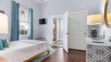 3 soverom, strykejern/-brett, wi-fi og sengetøy