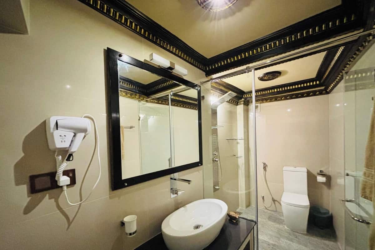 Chambre Double Deluxe | Salle de bain
