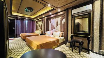 In-room safe, desk, soundproofing, free WiFi